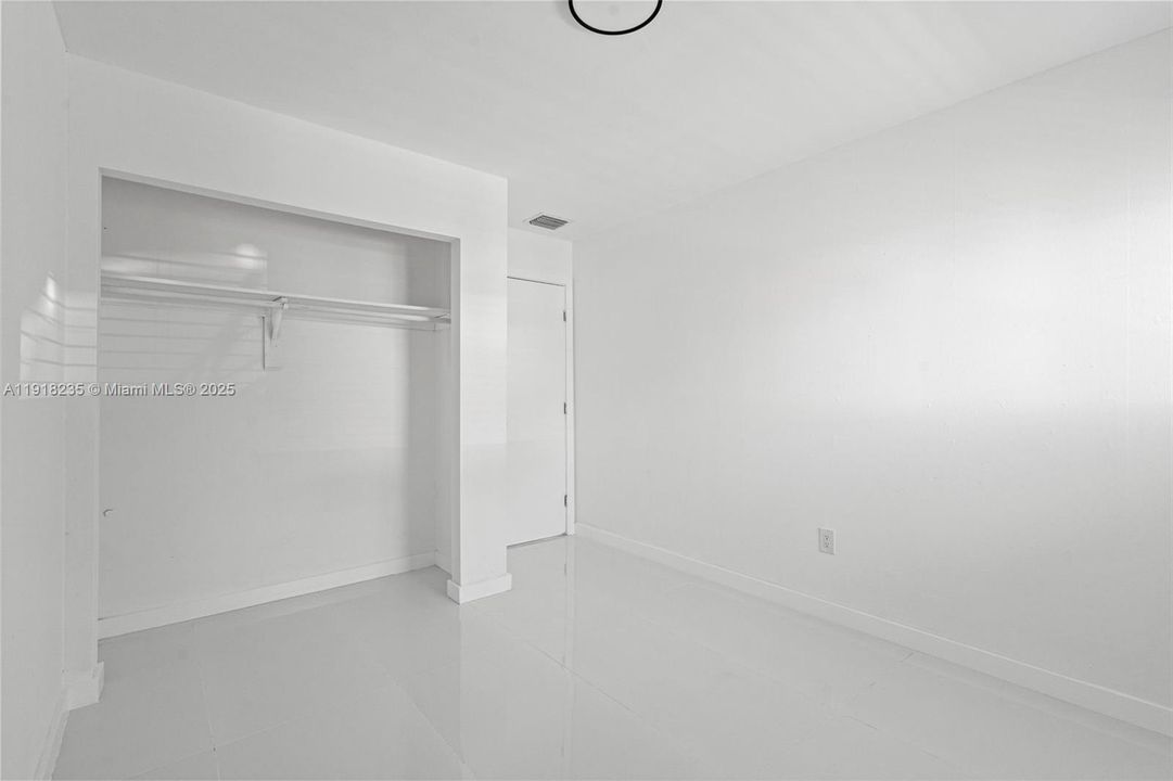 待售: $369,000 (3 贝兹, 1 浴室, 1152 平方英尺)