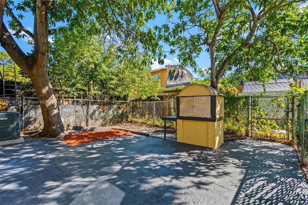 待售: $369,000 (3 贝兹, 1 浴室, 1152 平方英尺)