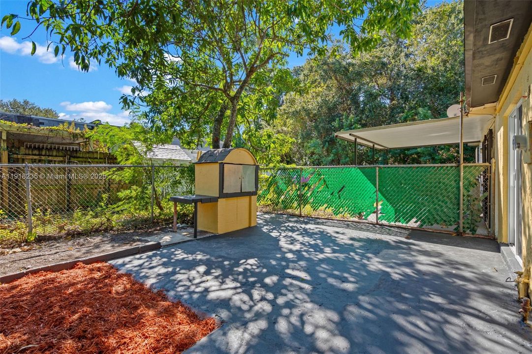 待售: $369,000 (3 贝兹, 1 浴室, 1152 平方英尺)