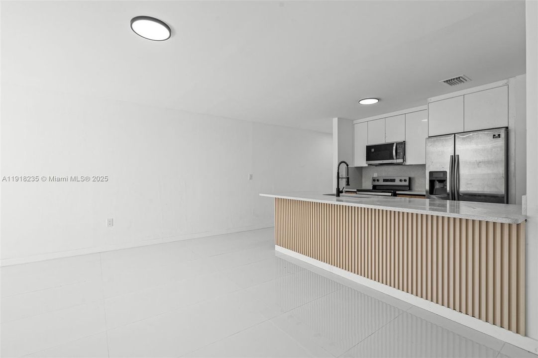 待售: $369,000 (3 贝兹, 1 浴室, 1152 平方英尺)