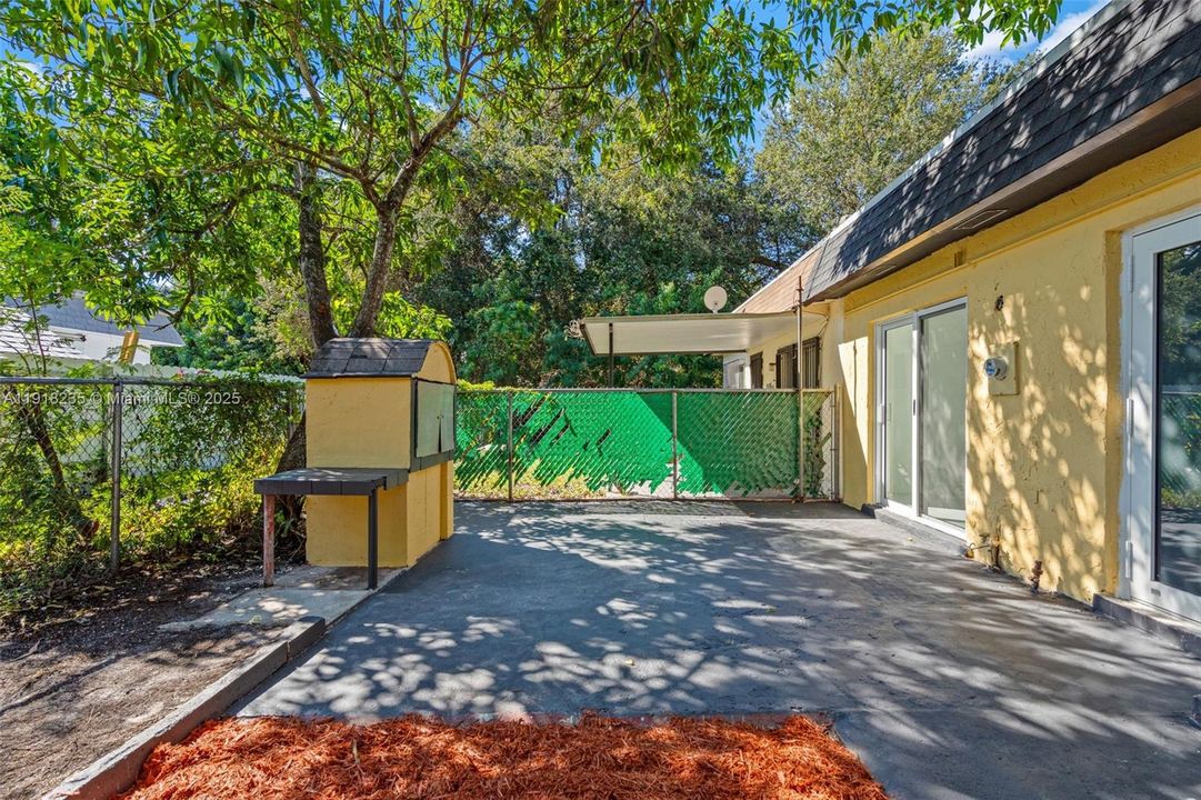 待售: $369,000 (3 贝兹, 1 浴室, 1152 平方英尺)