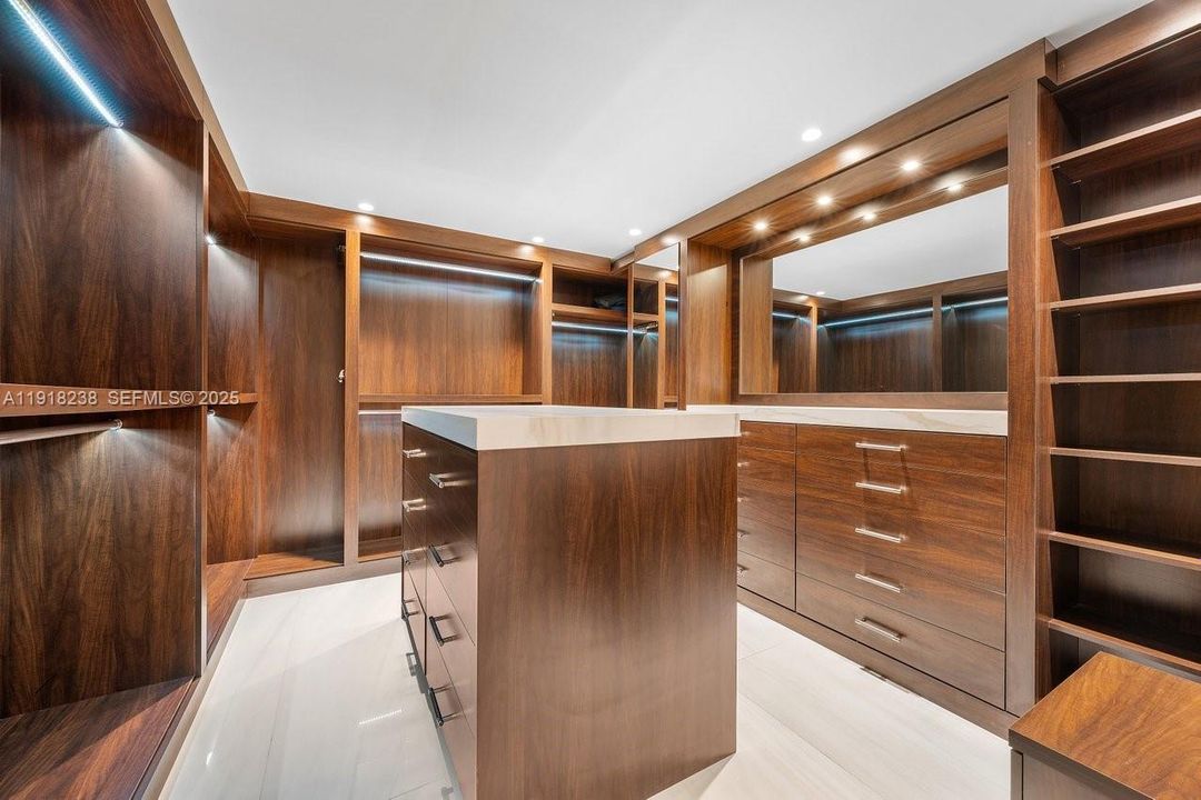 En Venta: $59,950,000 (7 camas, 8 baños, 10101 Pies cuadrados)