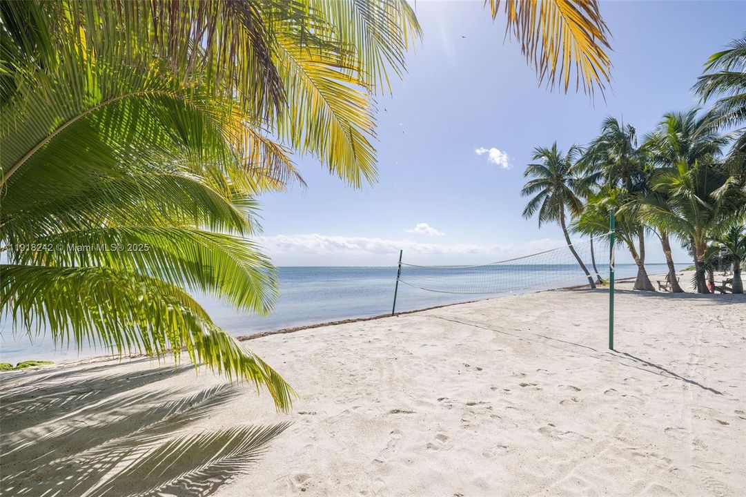 For Sale: $4,299,999 (4 beds, 4 baths, 1532 Square Feet)