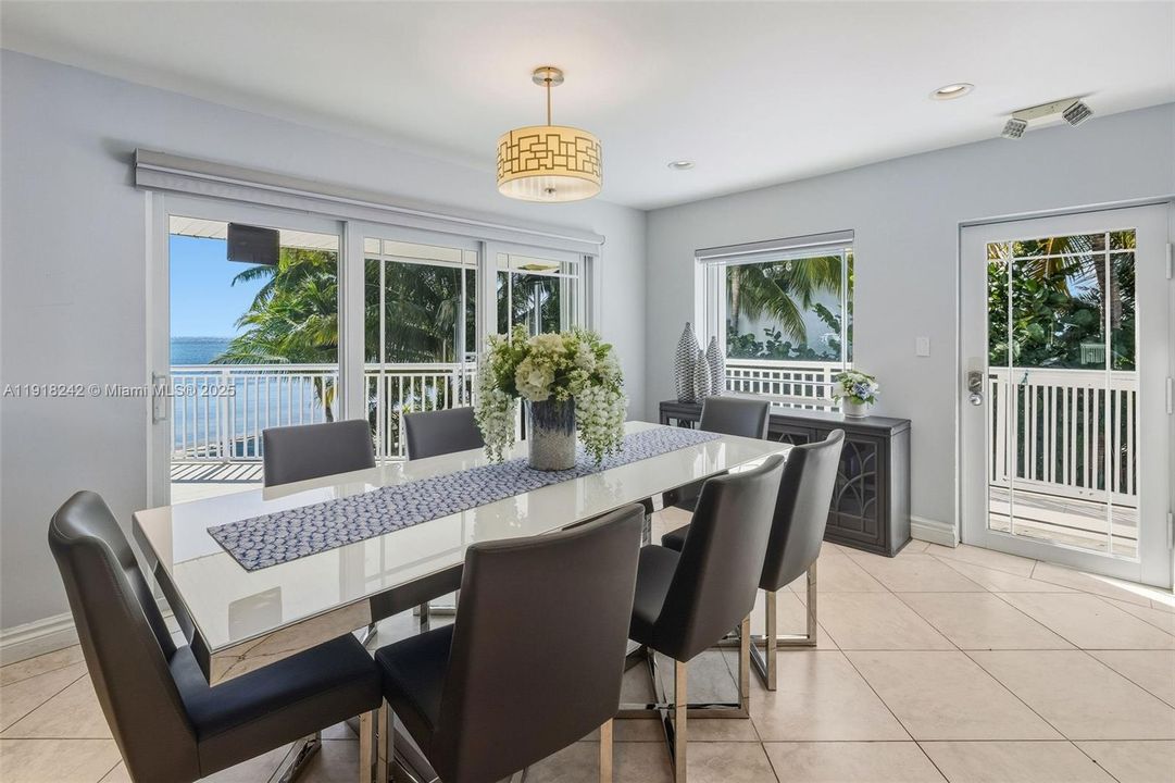 For Sale: $4,299,999 (4 beds, 4 baths, 1532 Square Feet)