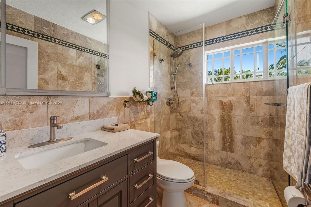 For Sale: $4,299,999 (4 beds, 4 baths, 1532 Square Feet)