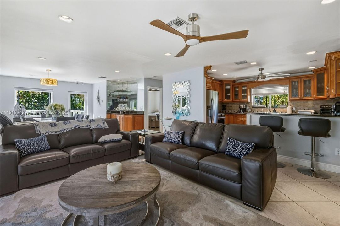 For Sale: $4,299,999 (4 beds, 4 baths, 1532 Square Feet)