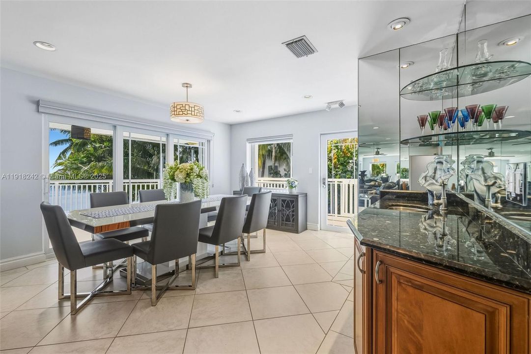 For Sale: $4,299,999 (4 beds, 4 baths, 1532 Square Feet)