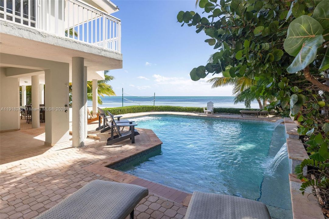 For Sale: $4,299,999 (4 beds, 4 baths, 1532 Square Feet)