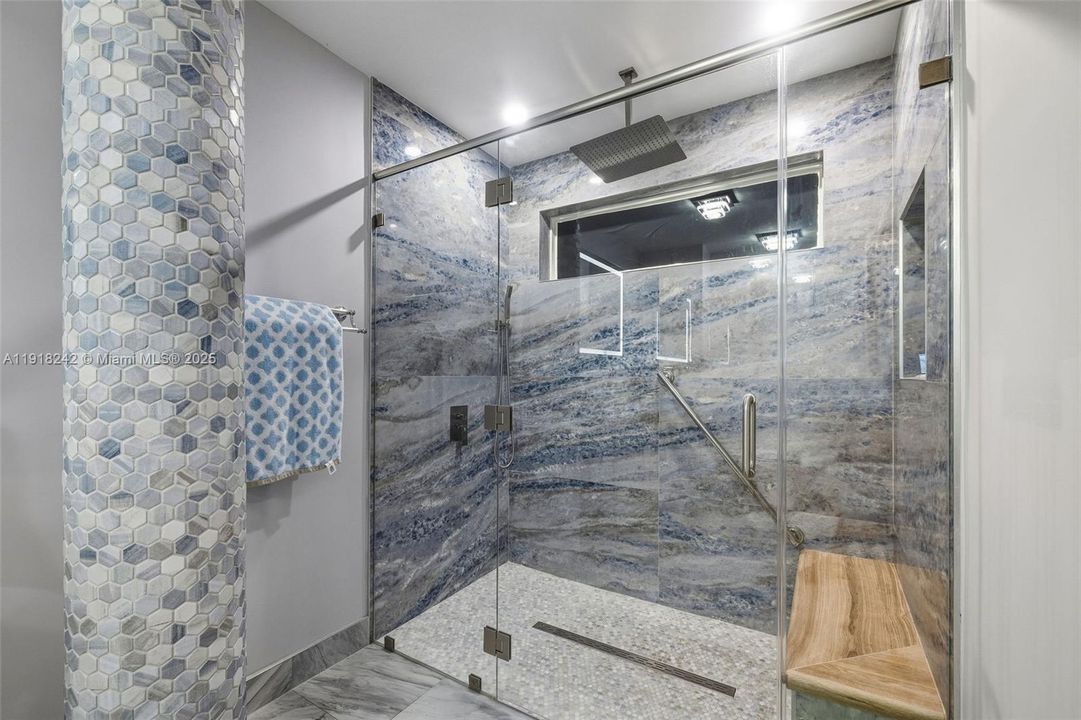 For Sale: $4,299,999 (4 beds, 4 baths, 1532 Square Feet)