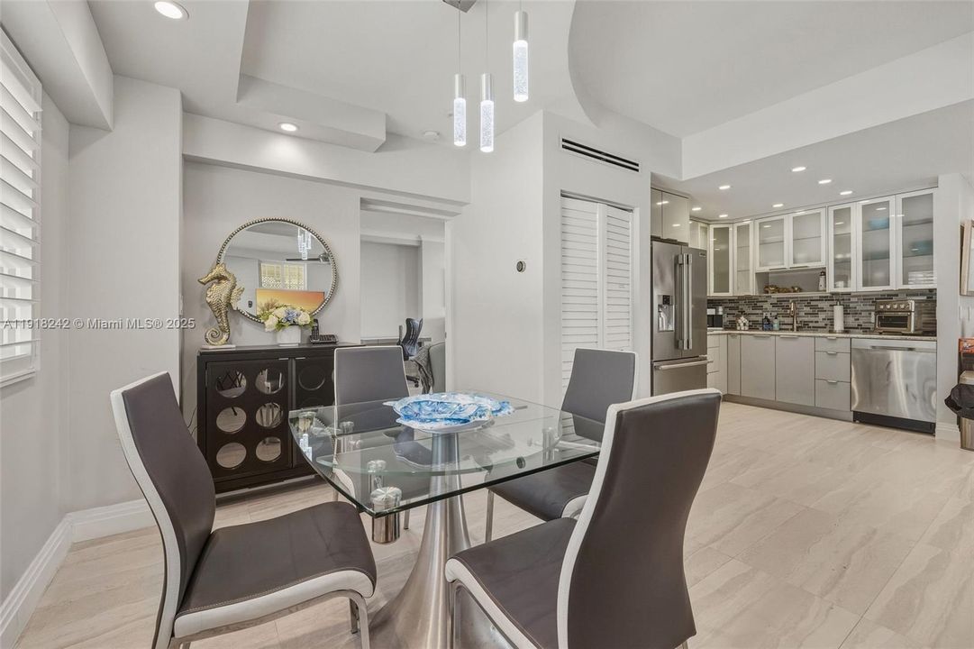 For Sale: $4,299,999 (4 beds, 4 baths, 1532 Square Feet)