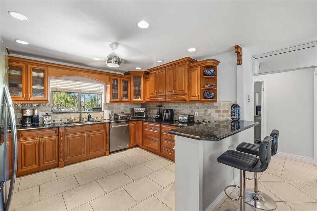 For Sale: $4,299,999 (4 beds, 4 baths, 1532 Square Feet)