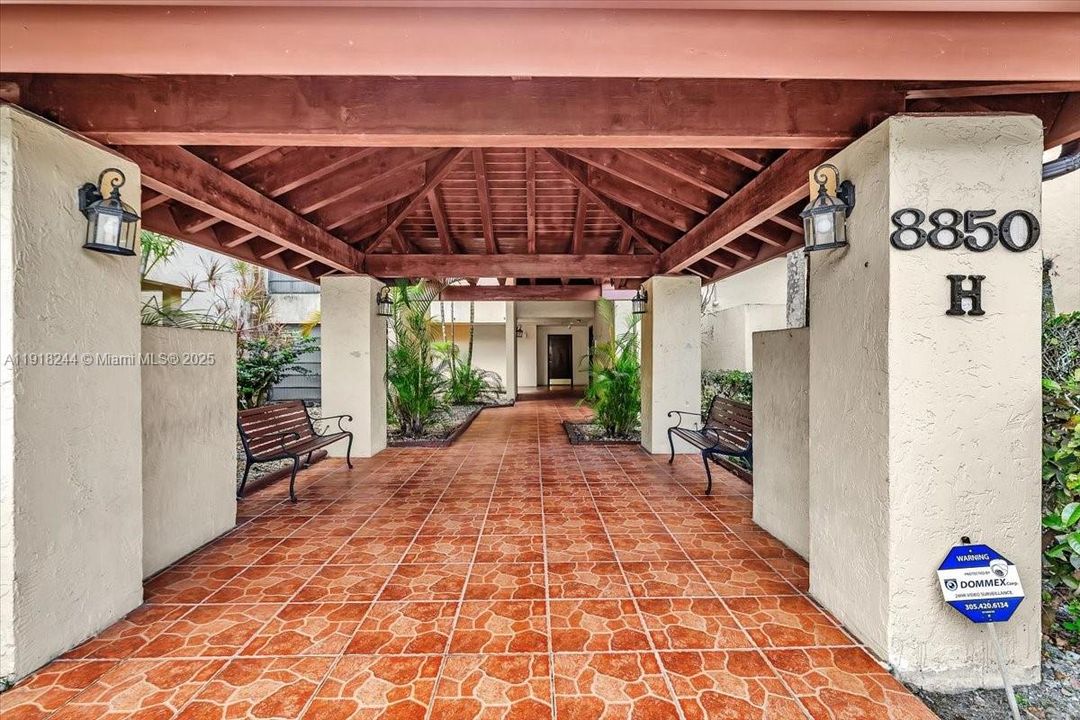 For Sale: $345,000 (3 beds, 2 baths, 1240 Square Feet)