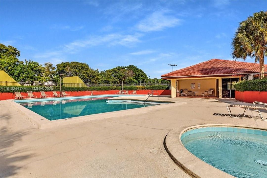 For Sale: $345,000 (3 beds, 2 baths, 1240 Square Feet)