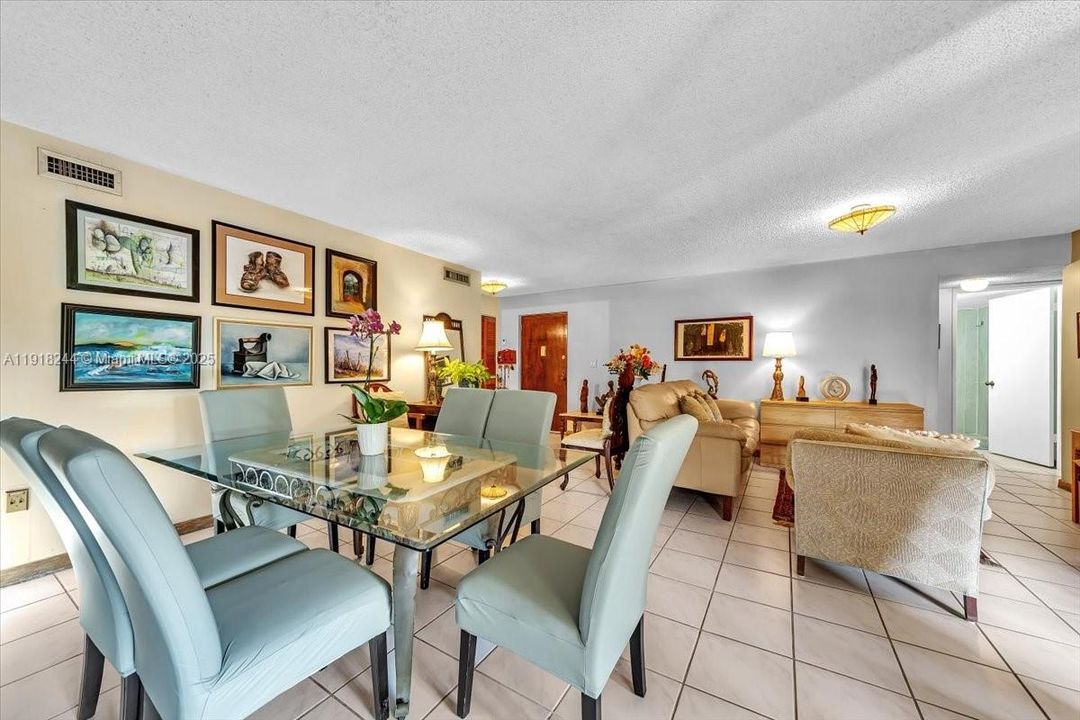 For Sale: $345,000 (3 beds, 2 baths, 1240 Square Feet)