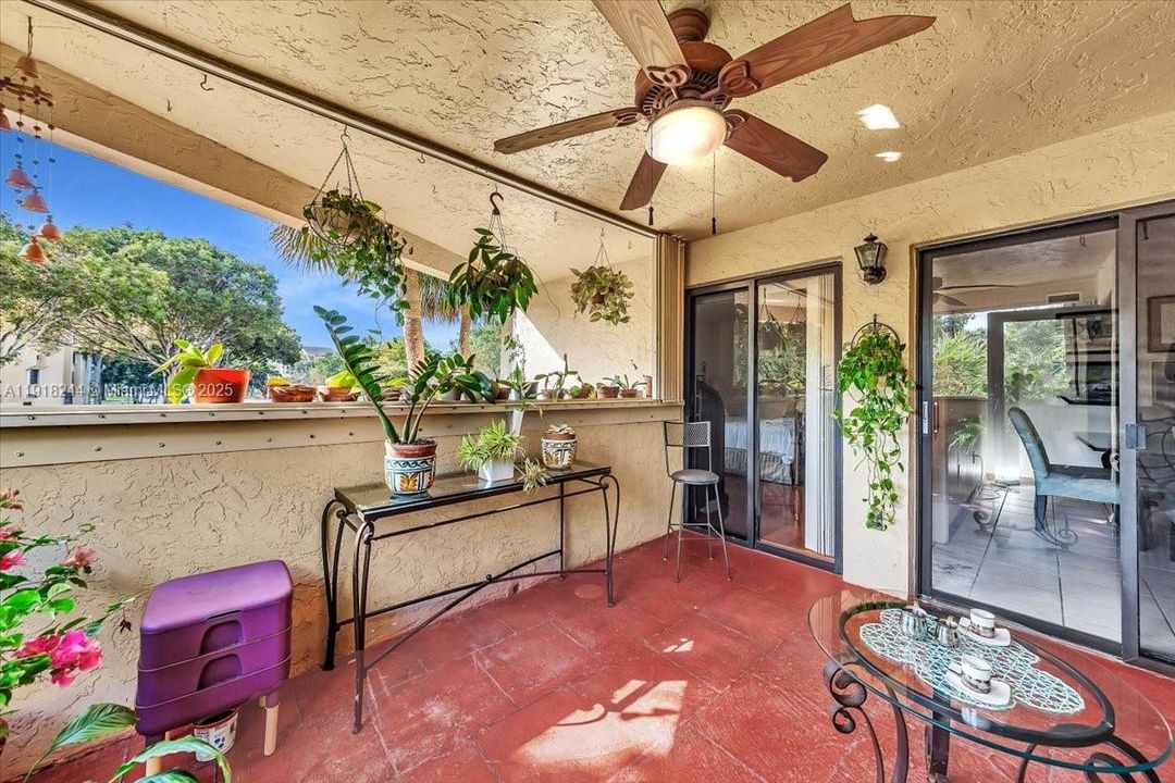 For Sale: $345,000 (3 beds, 2 baths, 1240 Square Feet)
