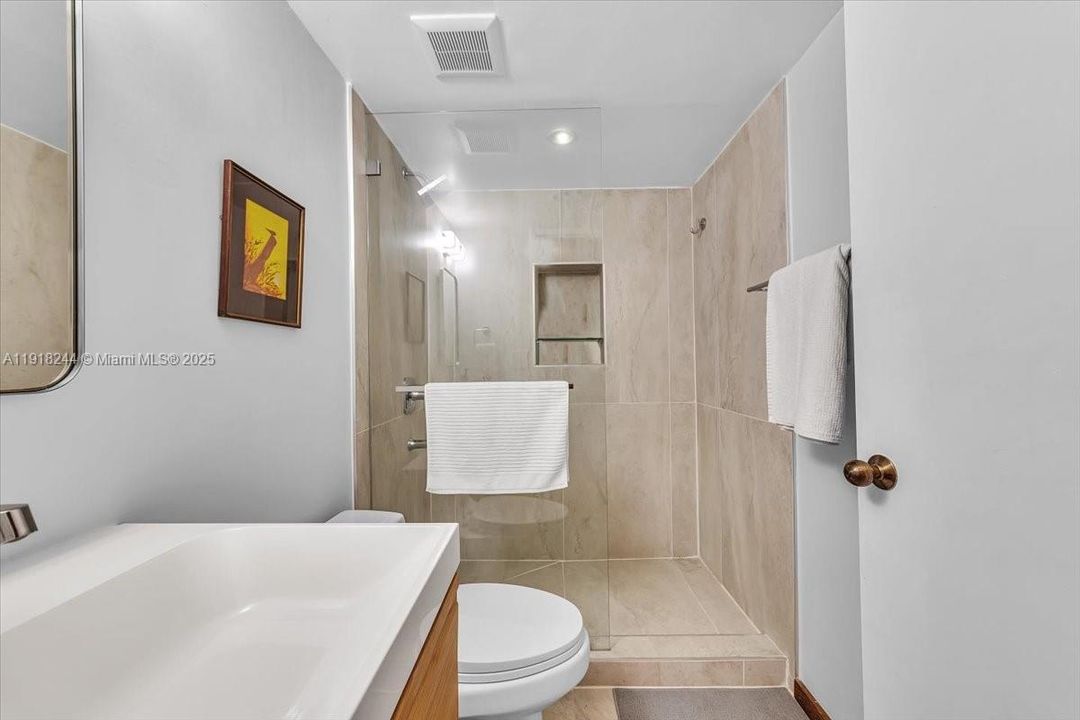 For Sale: $345,000 (3 beds, 2 baths, 1240 Square Feet)