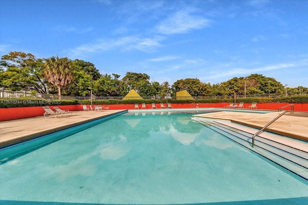 For Sale: $345,000 (3 beds, 2 baths, 1240 Square Feet)