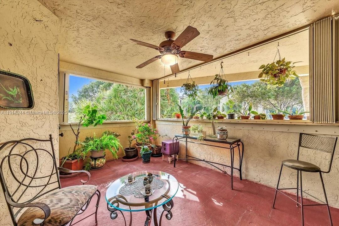 For Sale: $345,000 (3 beds, 2 baths, 1240 Square Feet)