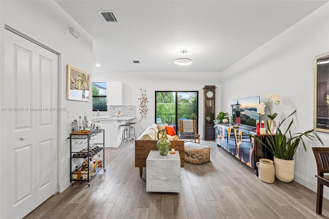 待售: $528,000 (3 贝兹, 2 浴室, 1378 平方英尺)