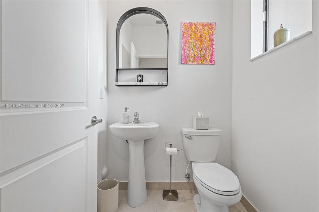 待售: $528,000 (3 贝兹, 2 浴室, 1378 平方英尺)