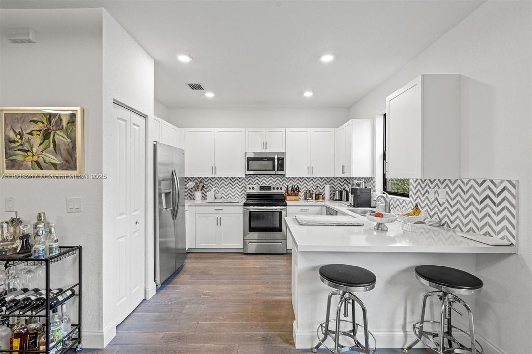 待售: $528,000 (3 贝兹, 2 浴室, 1378 平方英尺)