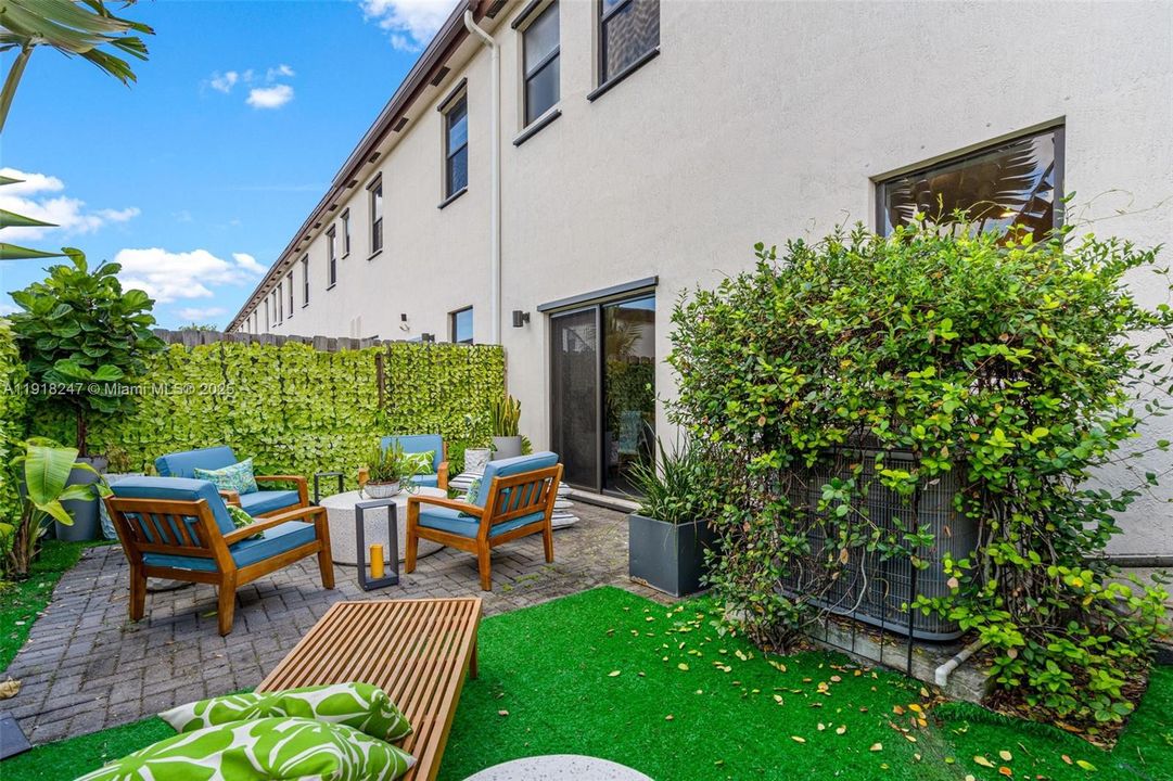 待售: $528,000 (3 贝兹, 2 浴室, 1378 平方英尺)