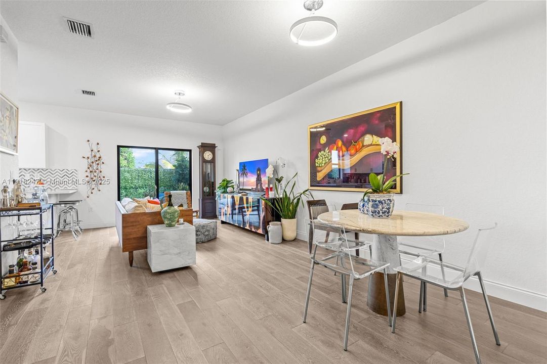 待售: $528,000 (3 贝兹, 2 浴室, 1378 平方英尺)