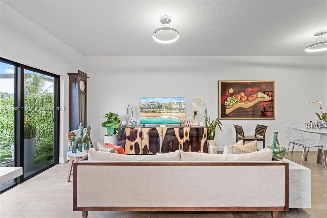 待售: $528,000 (3 贝兹, 2 浴室, 1378 平方英尺)