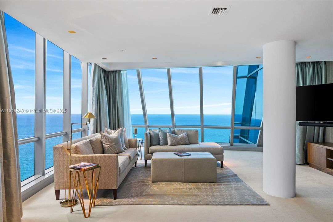 For Sale: $9,990,000 (6 beds, 7 baths, 8332 Square Feet)