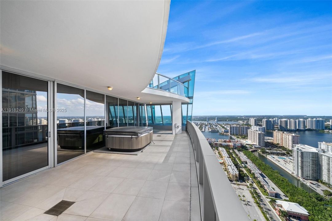 For Sale: $9,990,000 (6 beds, 7 baths, 8332 Square Feet)