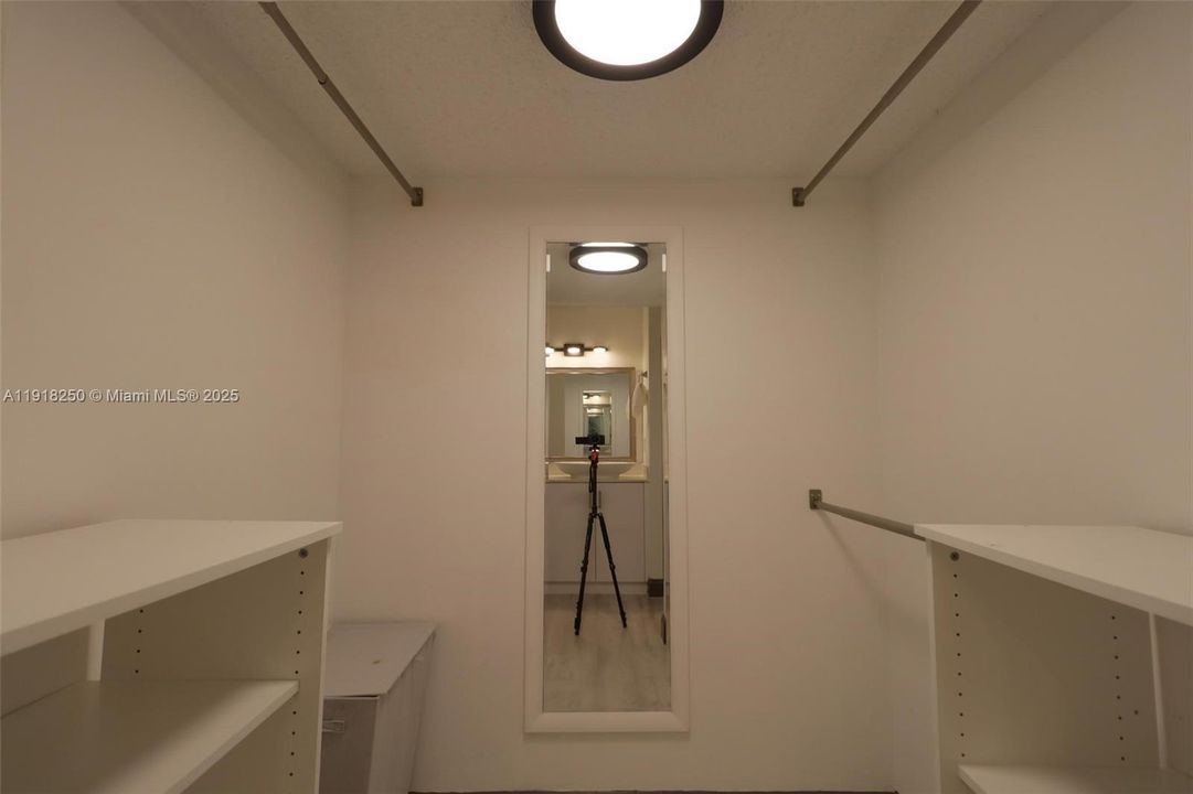 For Rent: $1,600 (1 beds, 1 baths, 750 Square Feet)