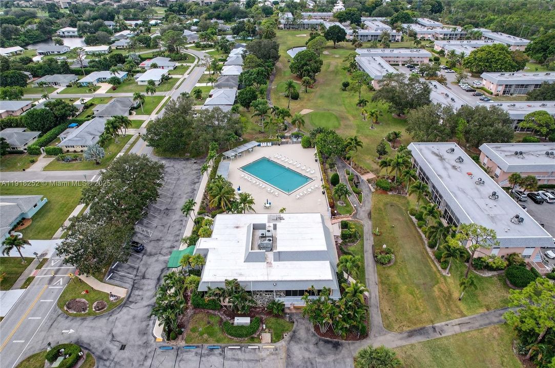 На продажу: $195,000 (2 спален, 1 ванн, 910 Квадратных фут)