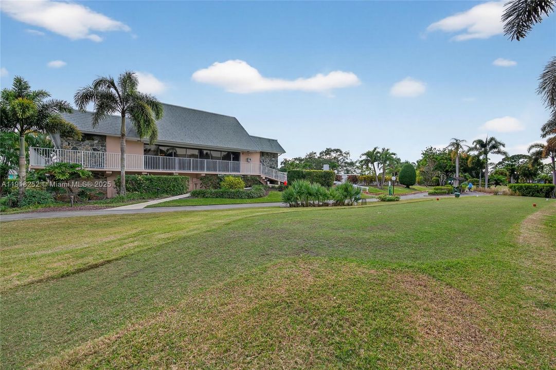 На продажу: $195,000 (2 спален, 1 ванн, 910 Квадратных фут)