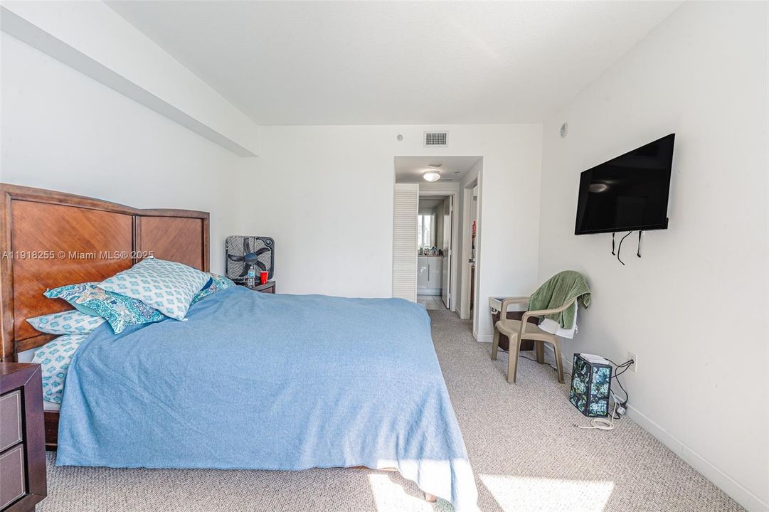 Recientemente alquilado: $3,600 (2 camas, 2 baños, 1227 Pies cuadrados)