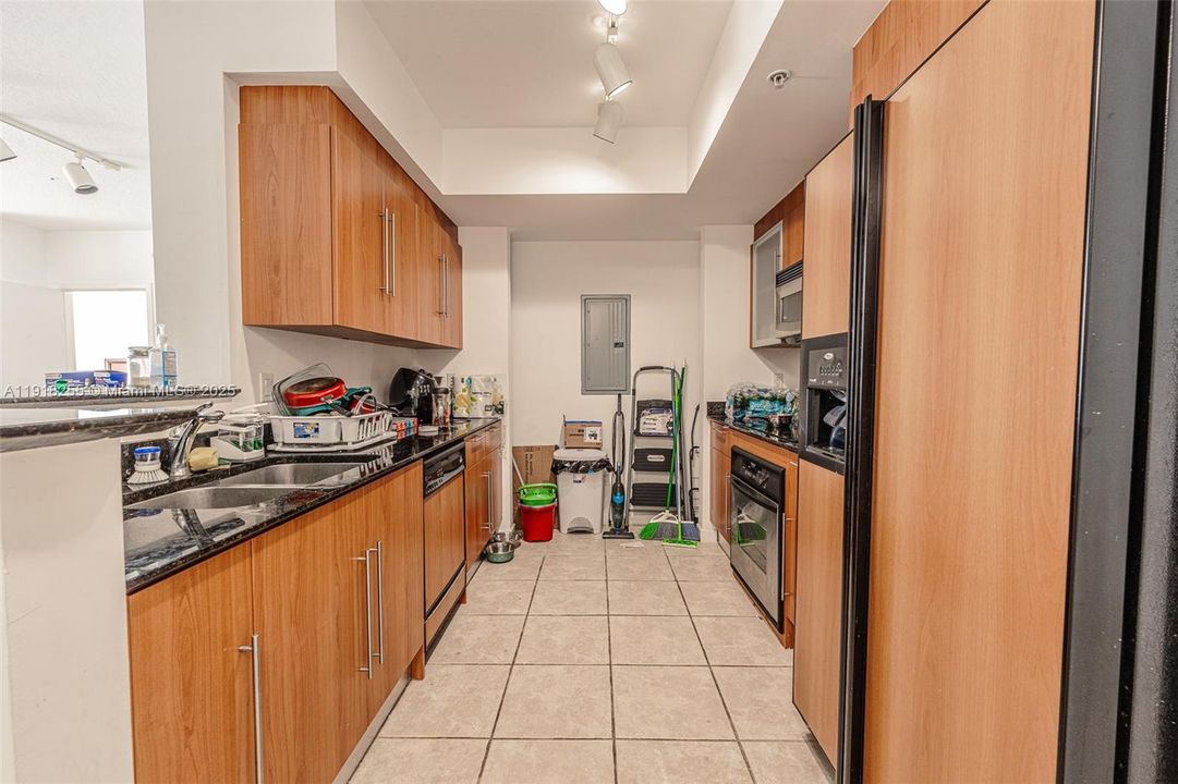 Recientemente alquilado: $3,600 (2 camas, 2 baños, 1227 Pies cuadrados)