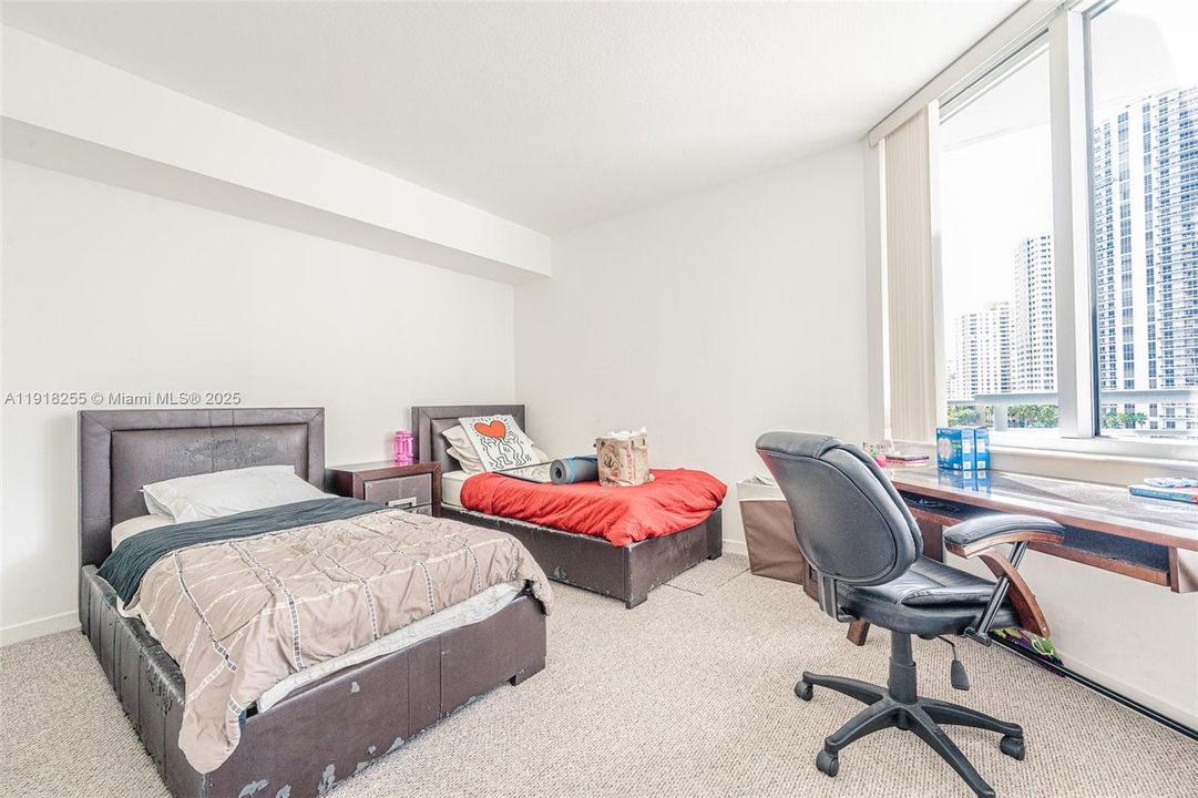 Recientemente alquilado: $3,600 (2 camas, 2 baños, 1227 Pies cuadrados)