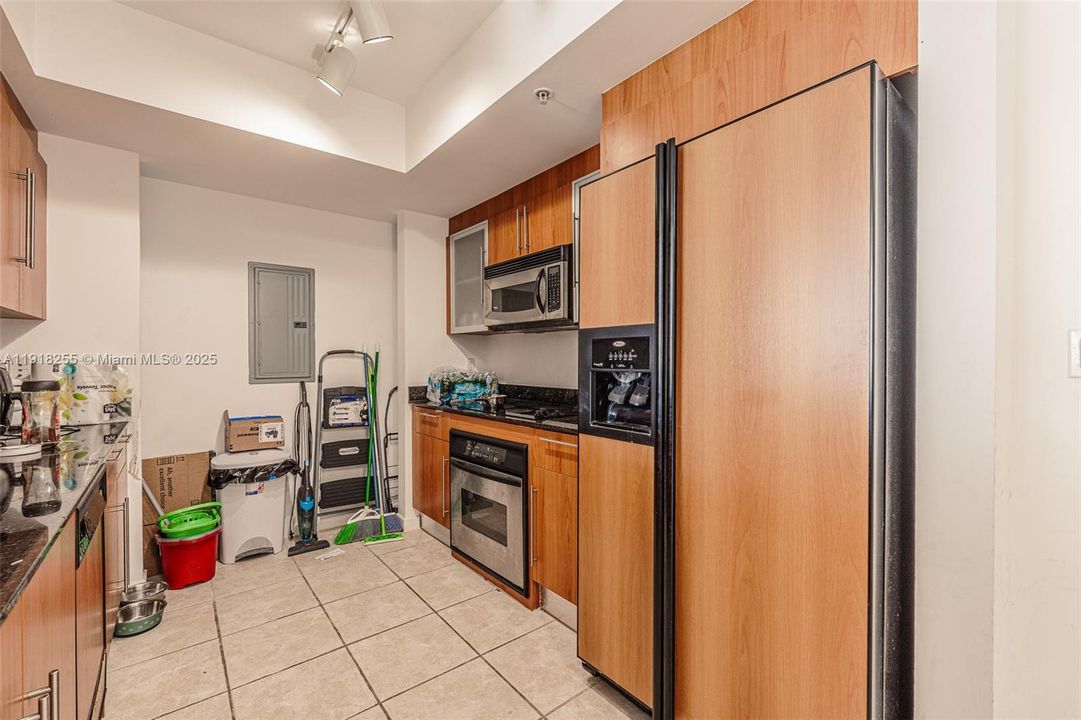 Recientemente alquilado: $3,600 (2 camas, 2 baños, 1227 Pies cuadrados)