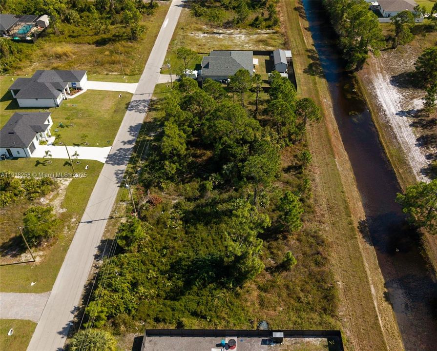 На продажу: $50,000 (0.24 acres)