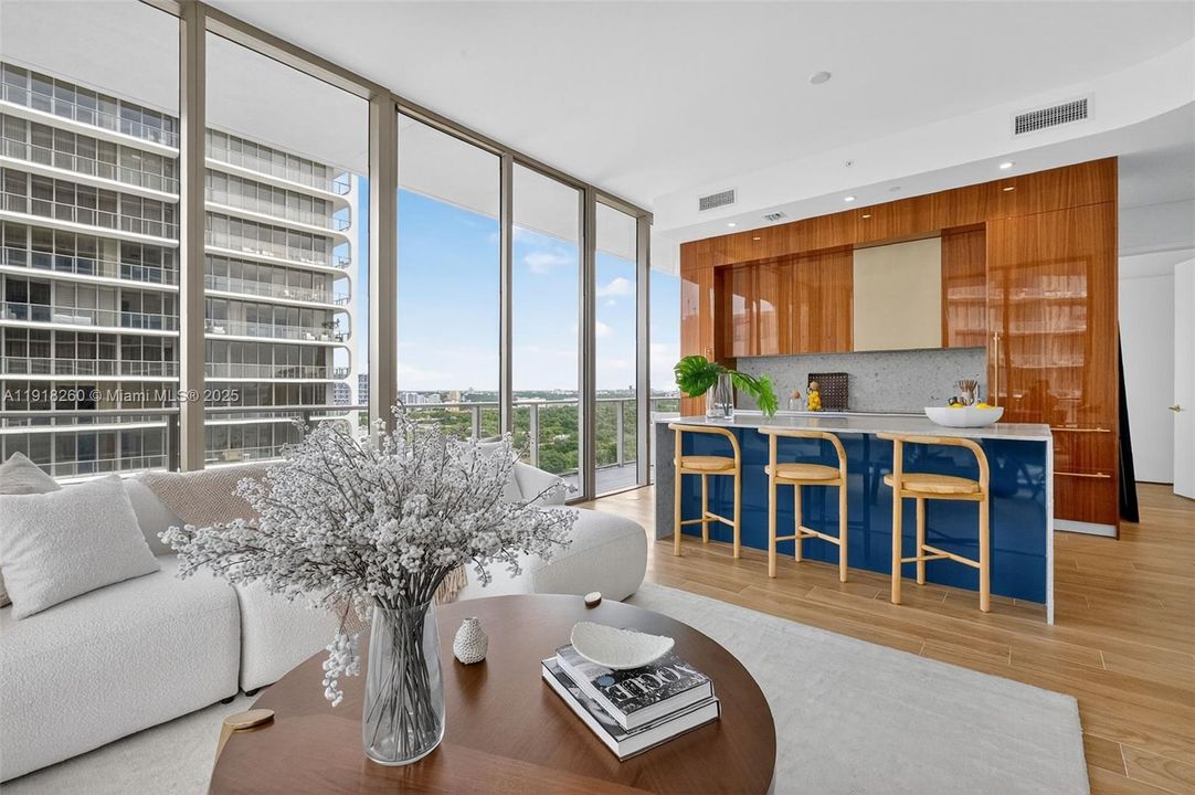 For Sale: $1,999,000 (2 beds, 2 baths, 905 Square Feet)