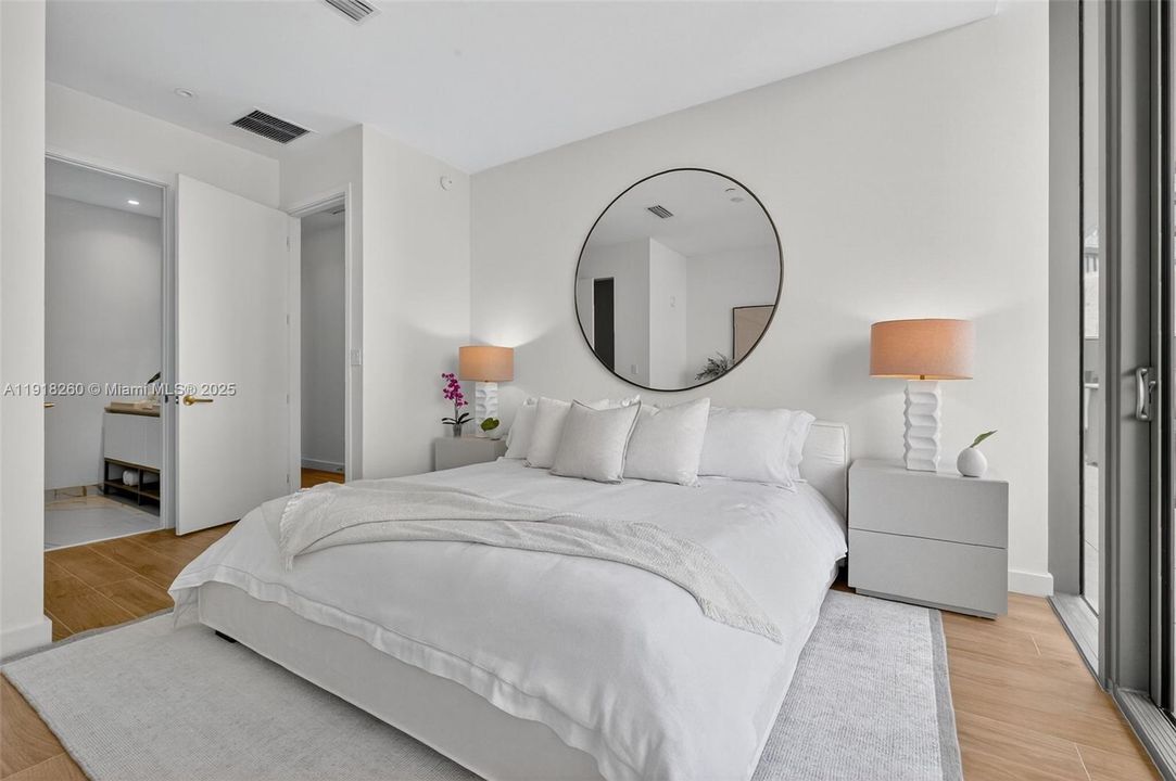 For Sale: $1,999,000 (2 beds, 2 baths, 905 Square Feet)