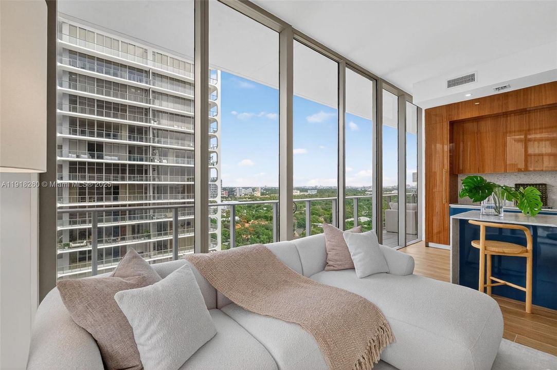 For Sale: $1,999,000 (2 beds, 2 baths, 905 Square Feet)