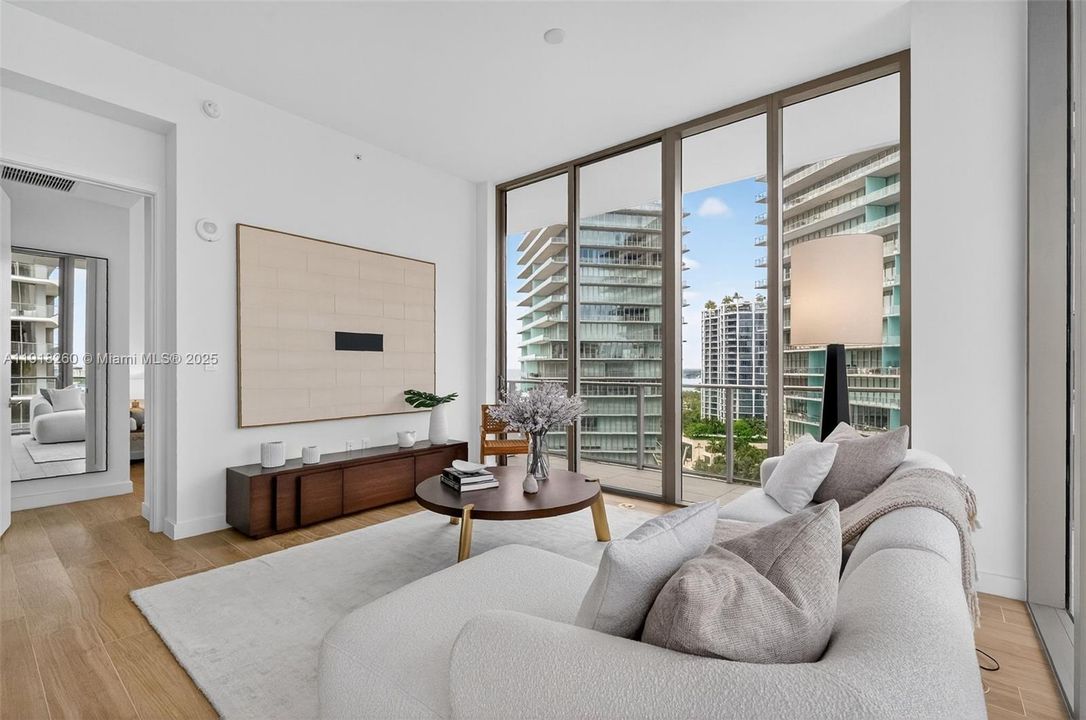 For Sale: $1,999,000 (2 beds, 2 baths, 905 Square Feet)