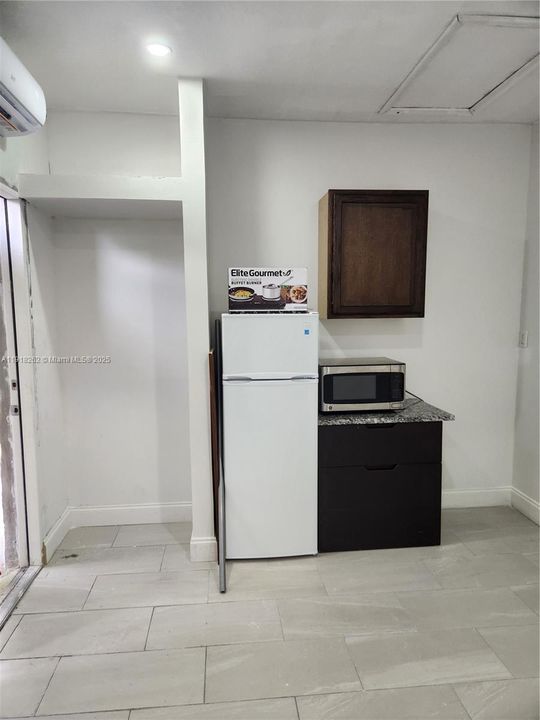 В аренду: $1,200 (0 спален, 1 ванн, 1347 Квадратных фут)