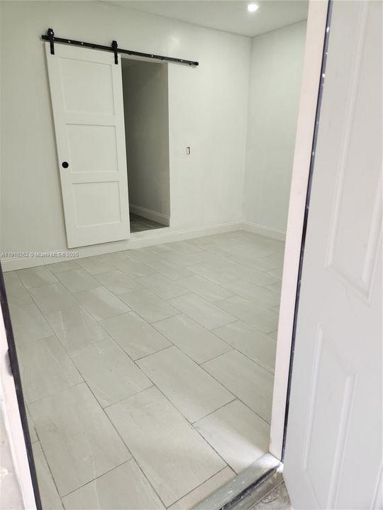 В аренду: $1,200 (0 спален, 1 ванн, 1347 Квадратных фут)