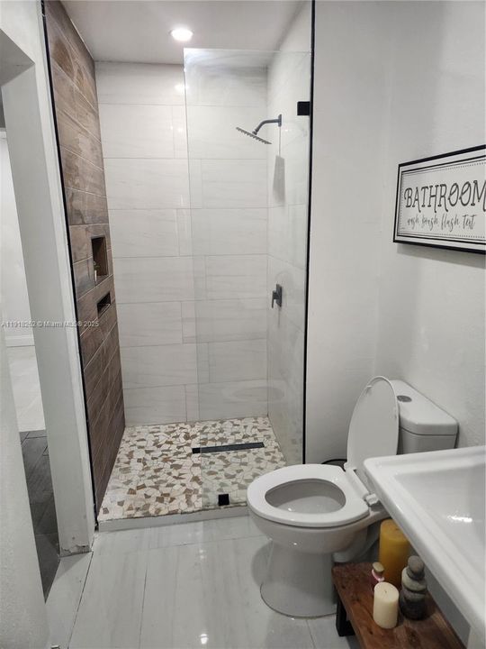 В аренду: $1,200 (0 спален, 1 ванн, 1347 Квадратных фут)