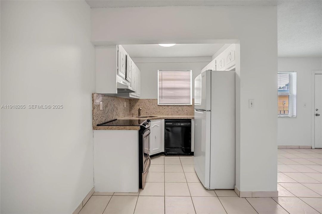 For Rent: $1,750 (1 beds, 1 baths, 564 Square Feet)