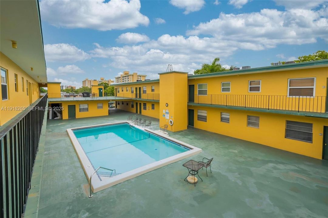 For Rent: $1,750 (1 beds, 1 baths, 564 Square Feet)