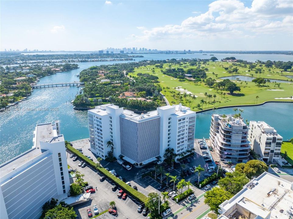 合同活跃: $6,200 (2 贝兹, 2 浴室, 1820 平方英尺)