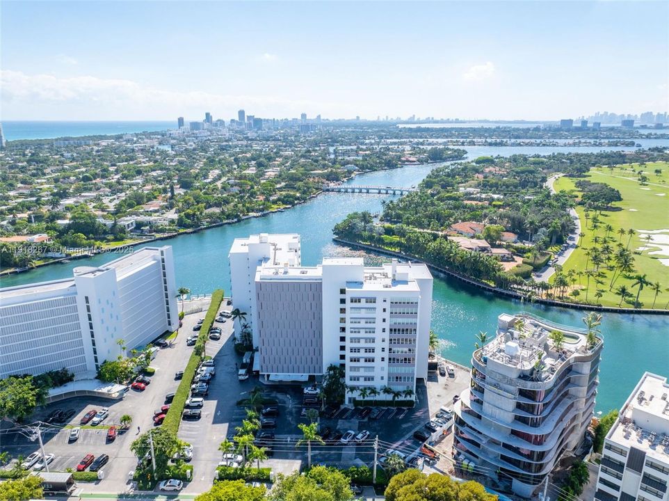 合同活跃: $6,200 (2 贝兹, 2 浴室, 1820 平方英尺)