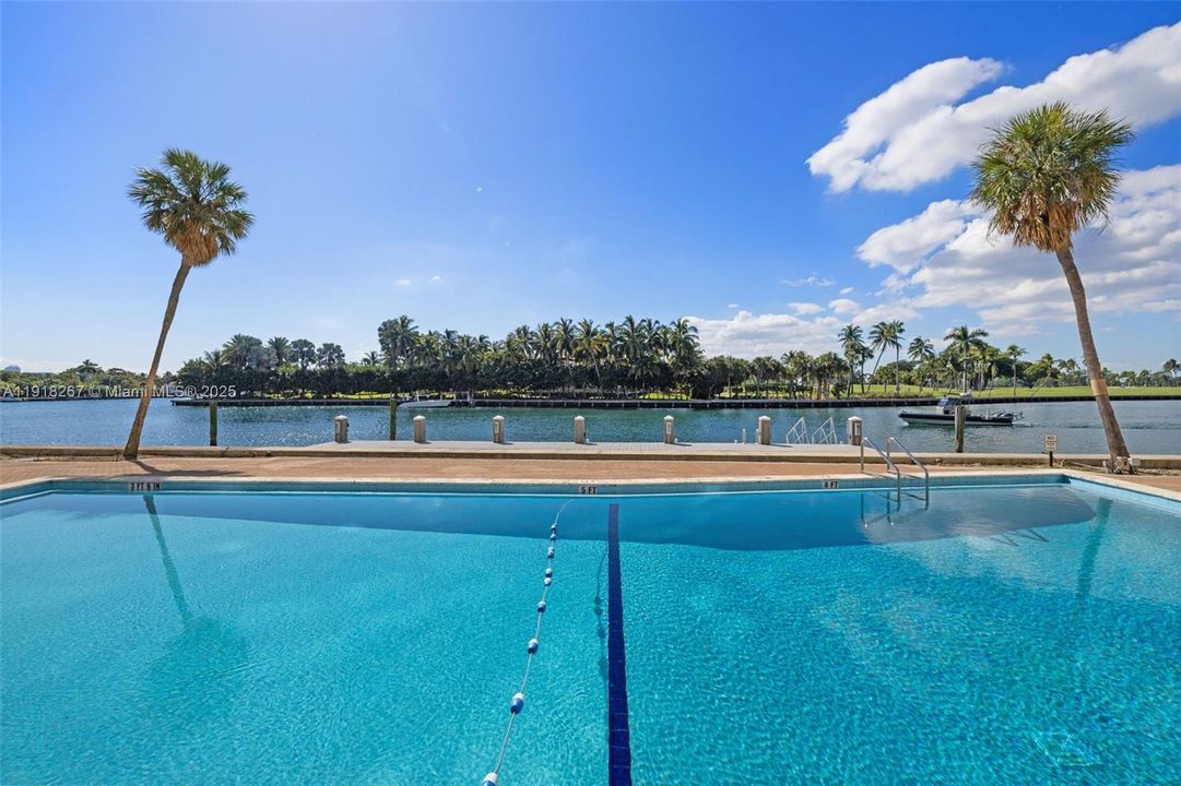 合同活跃: $6,200 (2 贝兹, 2 浴室, 1820 平方英尺)